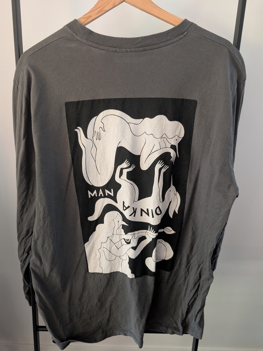 Graphic Long-Sleeve Men's Shirt in Charcoal Gray - Parra